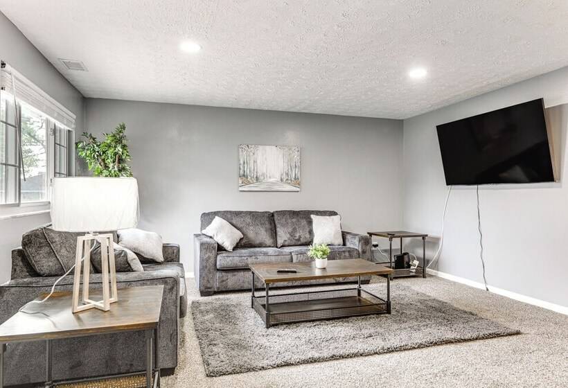 Dayton Home 4 Mi To Downtown, Pets Welcome!