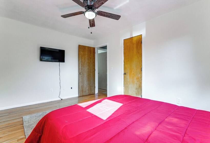 Dayton Home 4 Mi To Downtown, Pets Welcome!