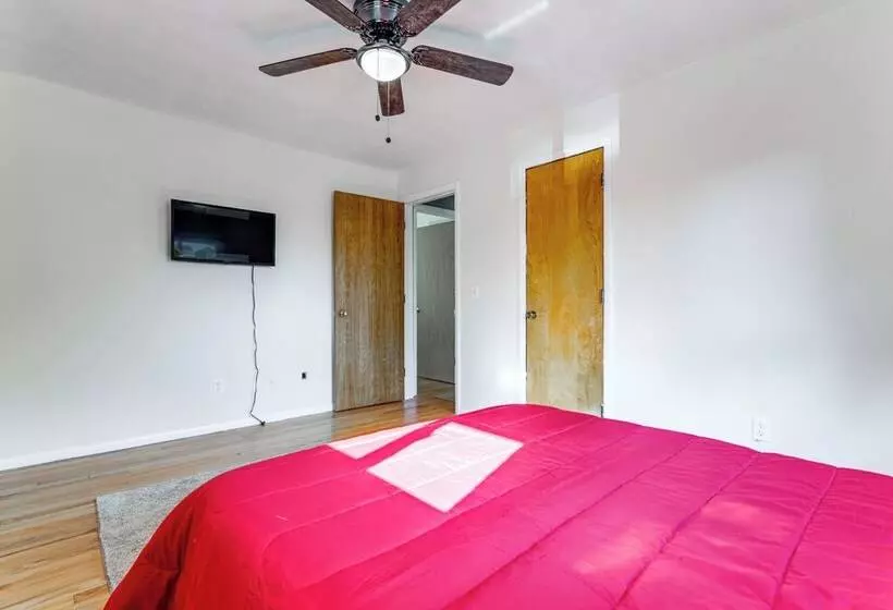 Dayton Home 4 Mi To Downtown, Pets Welcome!