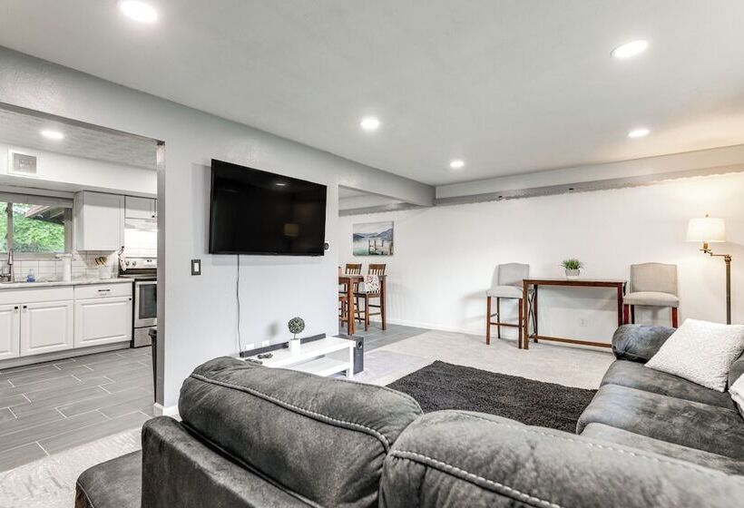 Dayton Home 4 Mi To Downtown, Pets Welcome!