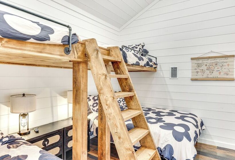 Elegant Broken Bow Gem W/ Private Pool & Game Room