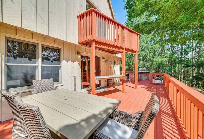 Pet Friendly Home W/ Beach In Northville!