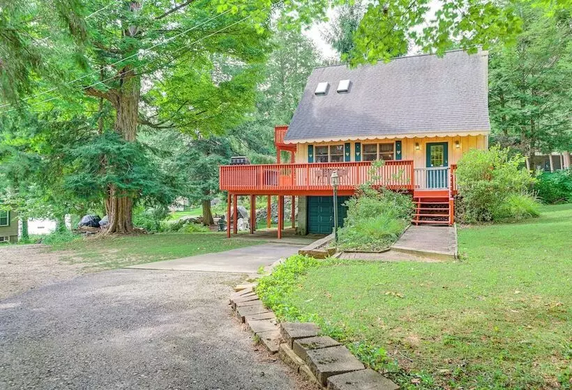 Pet Friendly Home W/ Beach In Northville!