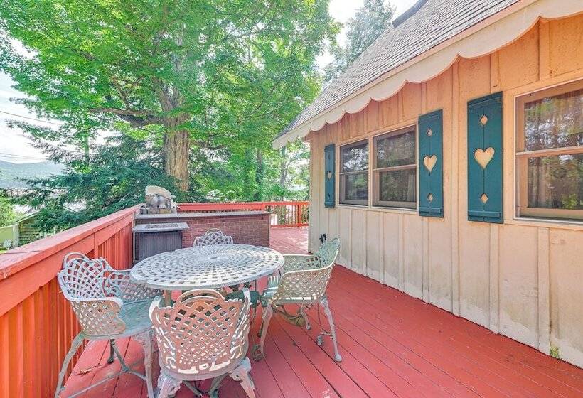 Pet Friendly Home W/ Beach In Northville!