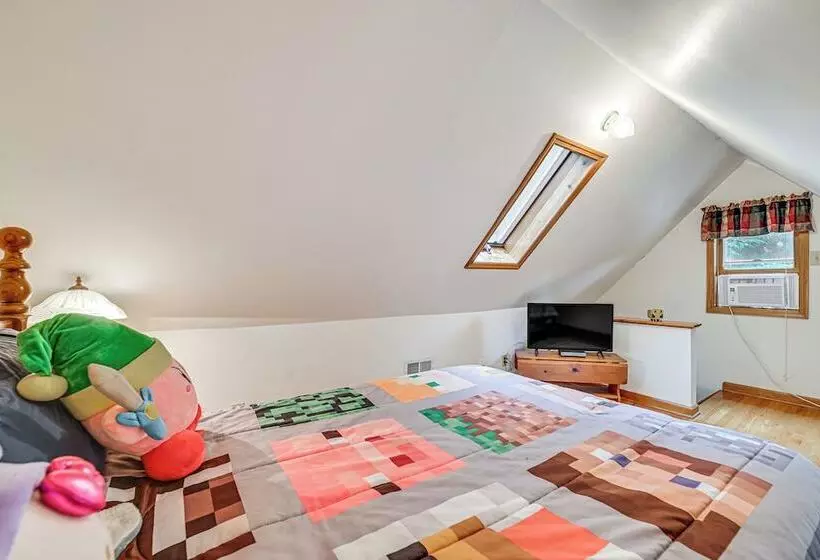 Pet Friendly Home W/ Beach In Northville!