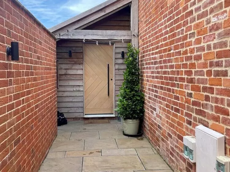 Maaseutuhotelli Open Plan Barn Conversion In Herefordshire