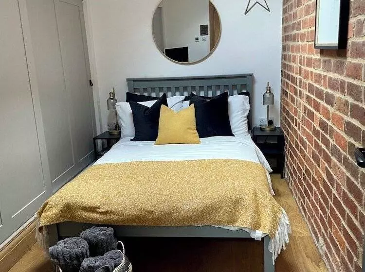 Maaseutuhotelli Open Plan Barn Conversion In Herefordshire