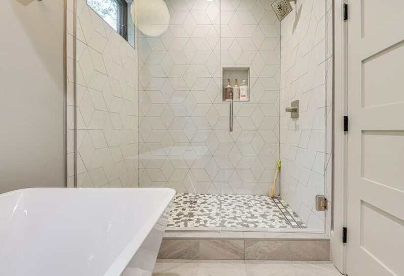 Luxury Alpine Home W/ Hot Tub: 1 Mi To Sun Valley!