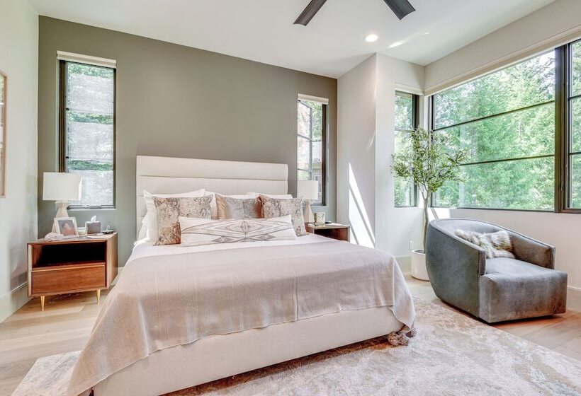 Luxury Alpine Home W/ Hot Tub: 1 Mi To Sun Valley!