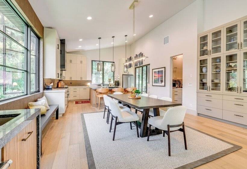 Luxury Alpine Home W/ Hot Tub: 1 Mi To Sun Valley!