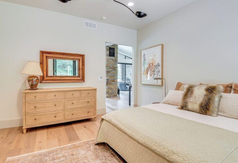 Luxury Alpine Home W/ Hot Tub: 1 Mi To Sun Valley!