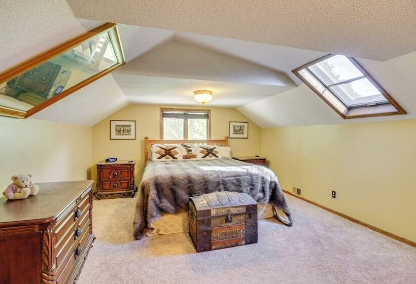 North Dakota Cabin W/ Private Deck & Sauna!