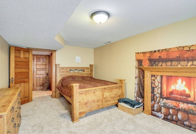 North Dakota Cabin W/ Private Deck & Sauna!