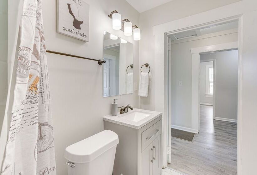 Pet Friendly Birmingham Home: 7 Mi To Downtown!