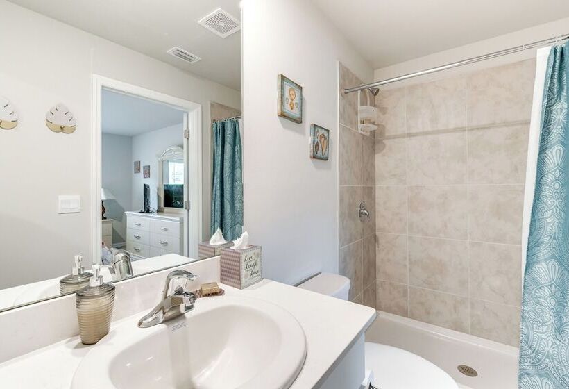 Port Charlotte Retreat Near Beach & Rays Stadium!