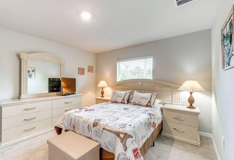 Port Charlotte Retreat Near Beach & Rays Stadium!