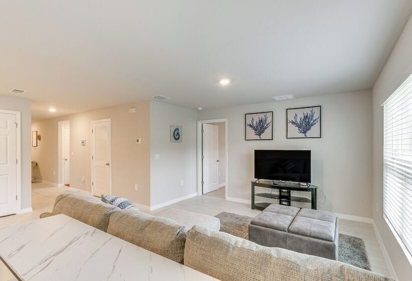 Port Charlotte Retreat Near Beach & Rays Stadium!