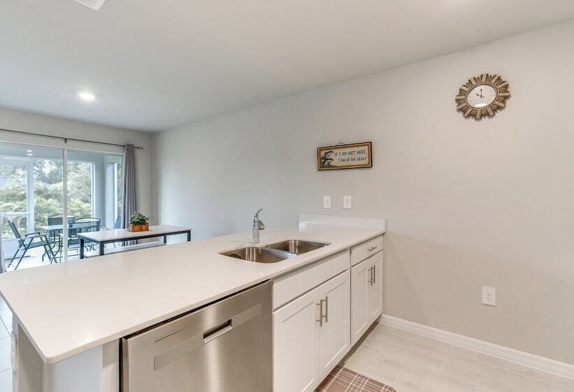 Port Charlotte Retreat Near Beach & Rays Stadium!