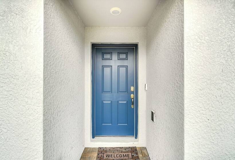 Port Charlotte Retreat Near Beach & Rays Stadium!