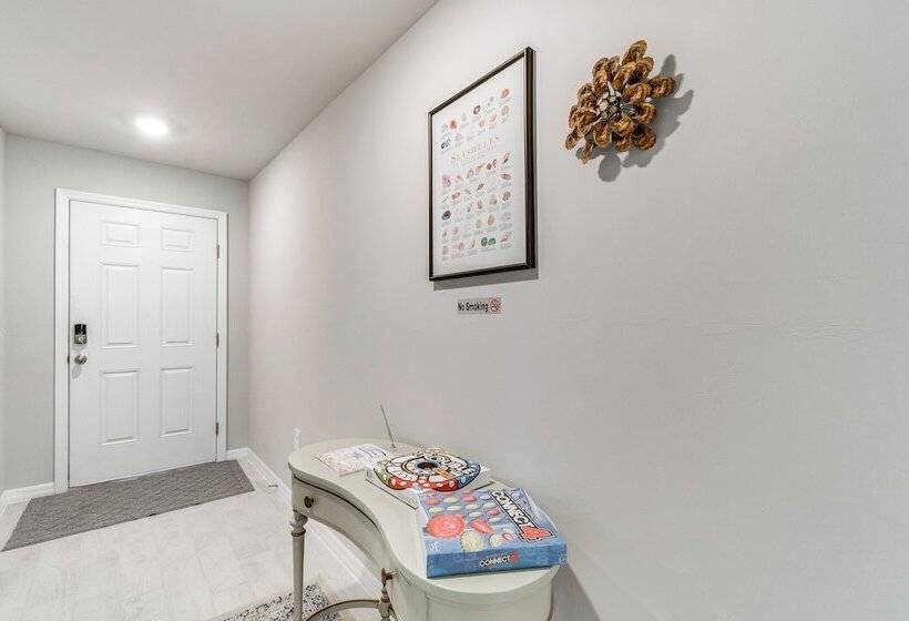 Port Charlotte Retreat Near Beach & Rays Stadium!