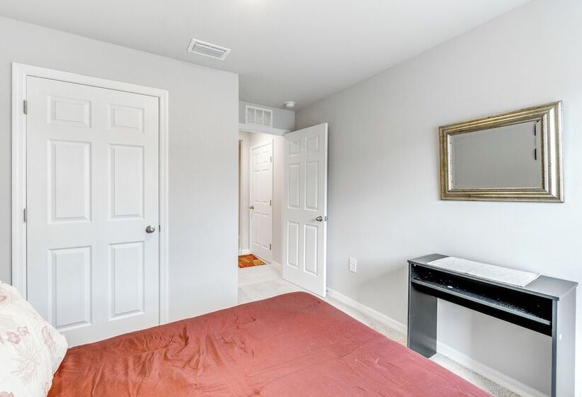 Port Charlotte Retreat Near Beach & Rays Stadium!