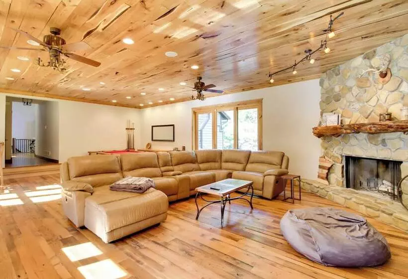 Sprawling Minnesota Home W/ On Site Lake Access