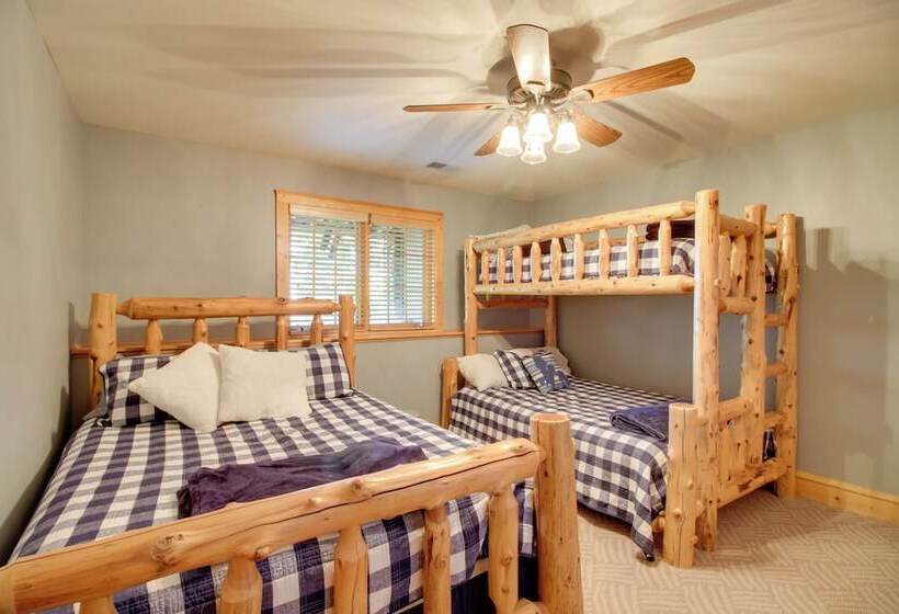 Sprawling Minnesota Home W/ On Site Lake Access