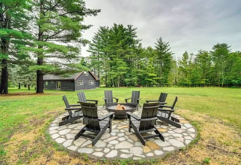 Stylish Catskills Retreat: Year Round Adventure!
