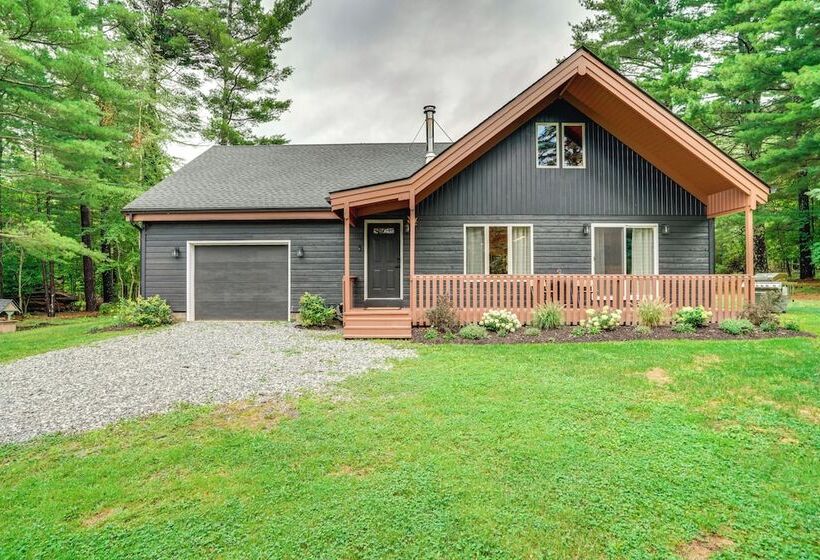 Stylish Catskills Retreat: Year Round Adventure!