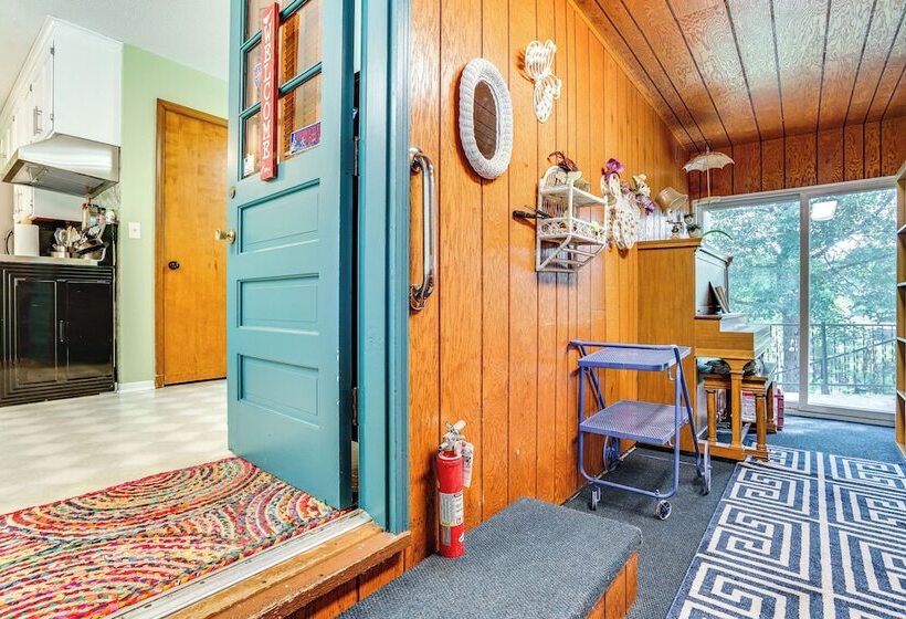 Welcoming Cottage Grove Home W/ Yard