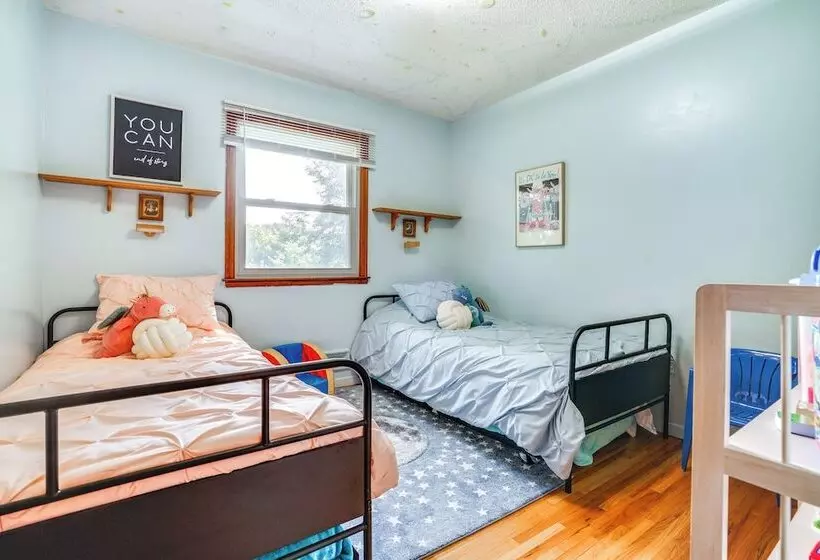 Welcoming Cottage Grove Home W/ Yard