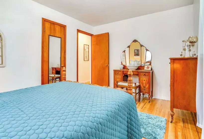 Welcoming Cottage Grove Home W/ Yard