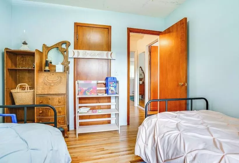 Welcoming Cottage Grove Home W/ Yard