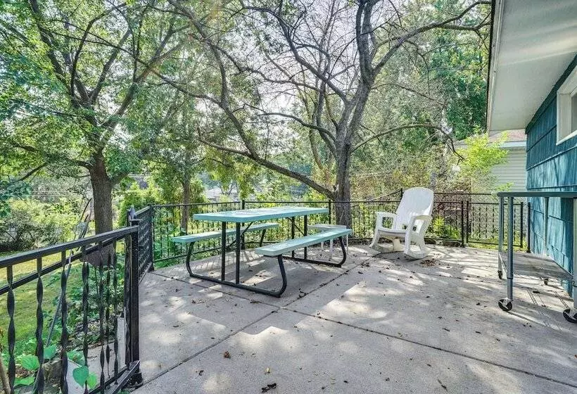 Welcoming Cottage Grove Home W/ Yard