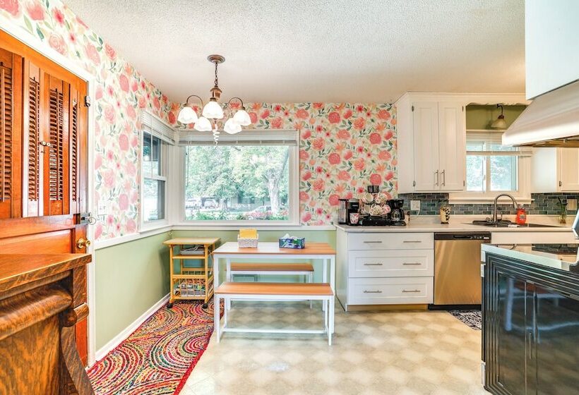 Welcoming Cottage Grove Home W/ Yard