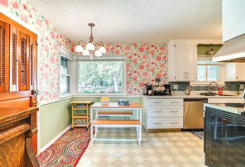 Welcoming Cottage Grove Home W/ Yard