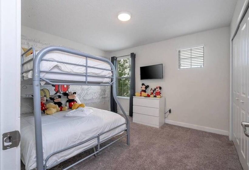 Amazing Home At Storey Lake 2 Minutes To Clubhouse