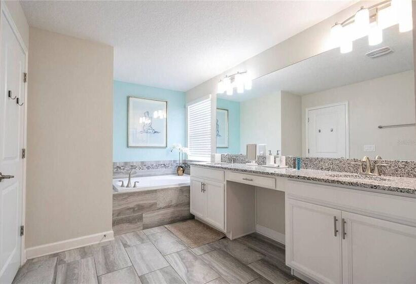 Amazing Home At Storey Lake 2 Minutes To Clubhouse