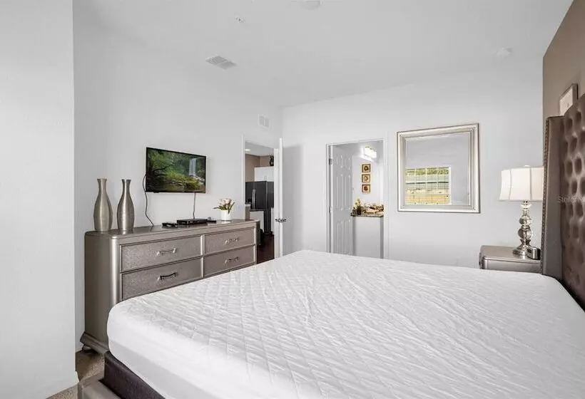 Beautiful Townhouse Next To Disney Parks 04