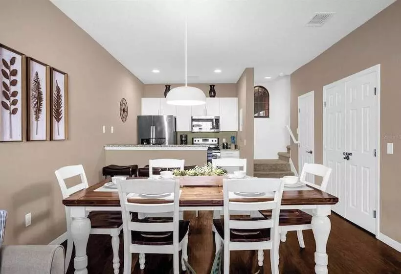 Beautiful Townhouse Next To Disney Parks 04