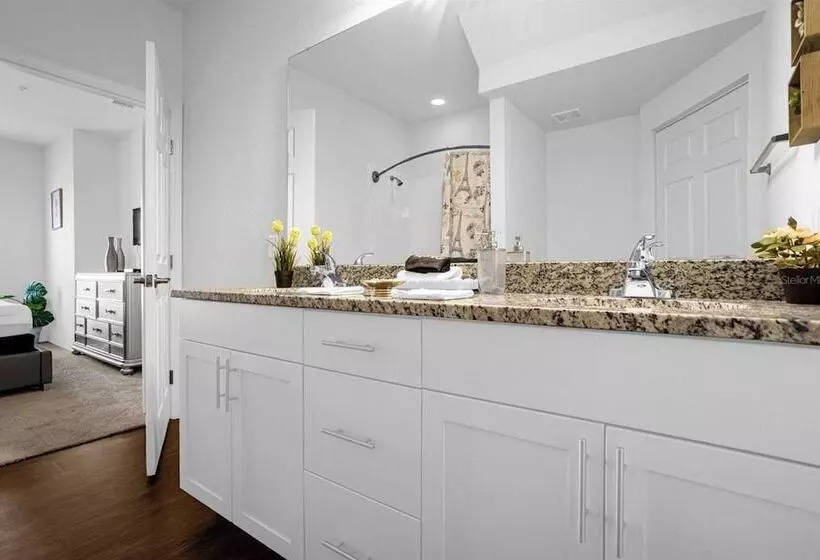 Beautiful Townhouse Next To Disney Parks 04