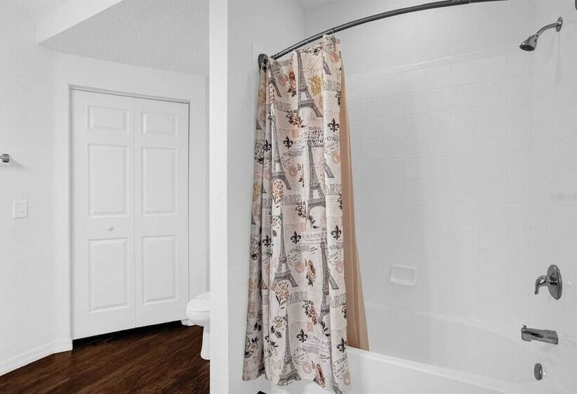 Beautiful Townhouse Next To Disney Parks 04