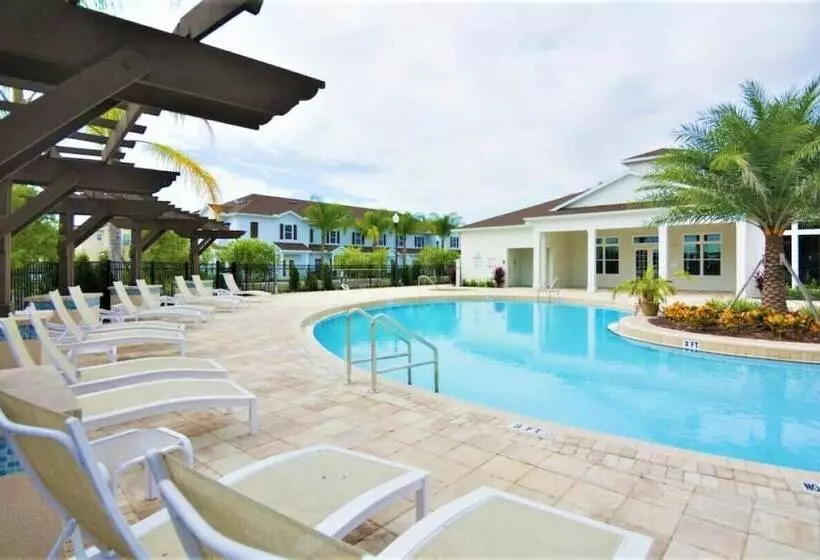 Beautiful Townhouse Next To Disney Parks 04