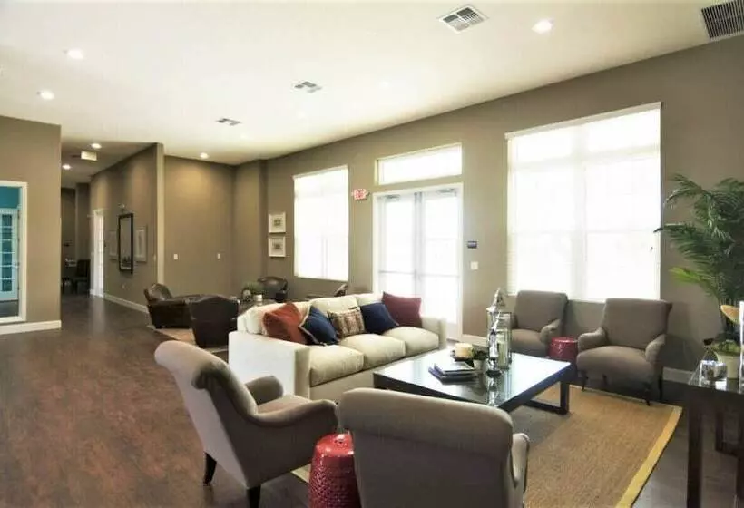 Beautiful Townhouse Next To Disney Parks 04