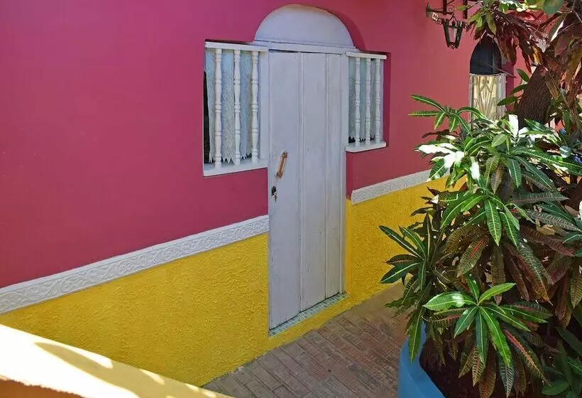 ベッドアンドブレックファースト Hostal Del Pino