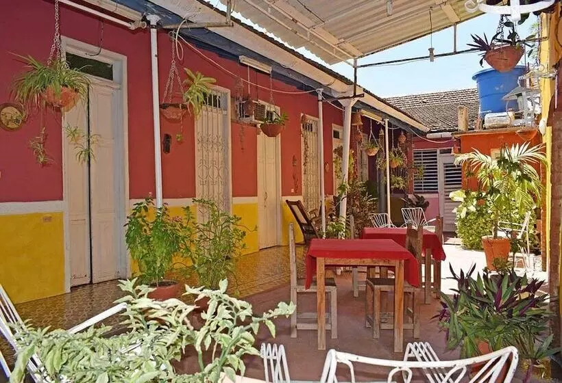 ベッドアンドブレックファースト Hostal Del Pino
