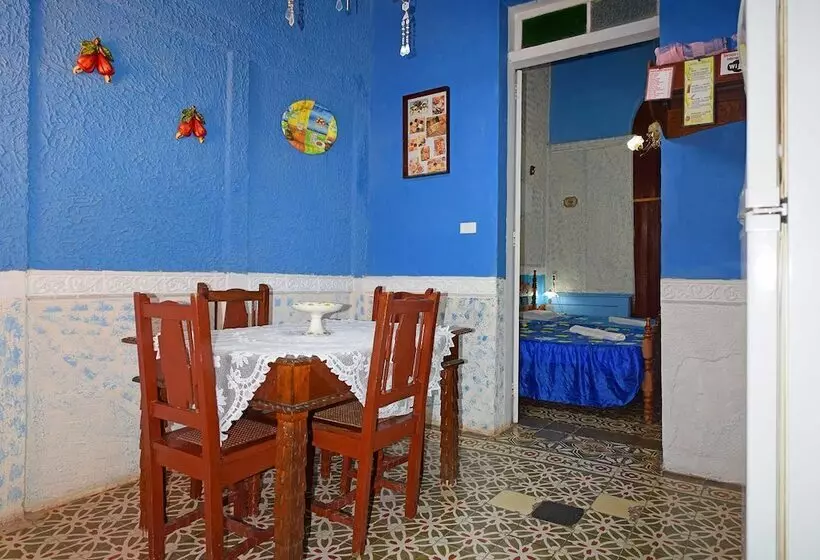 ベッドアンドブレックファースト Hostal Del Pino