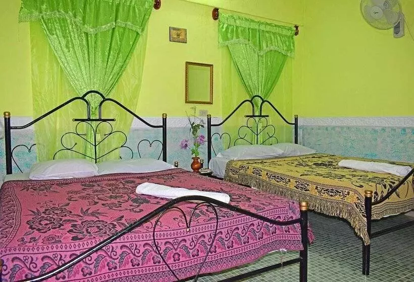 ベッドアンドブレックファースト Hostal Del Pino
