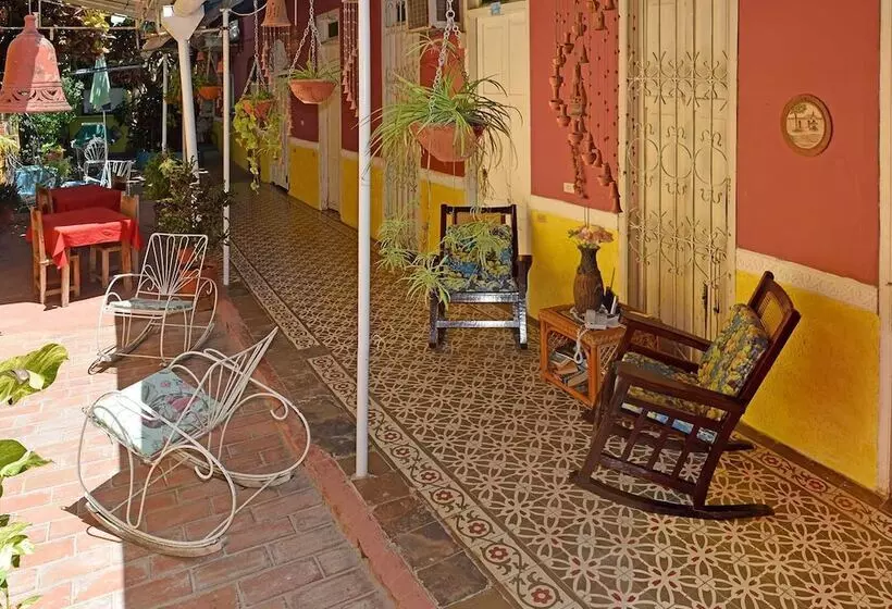 ベッドアンドブレックファースト Hostal Del Pino