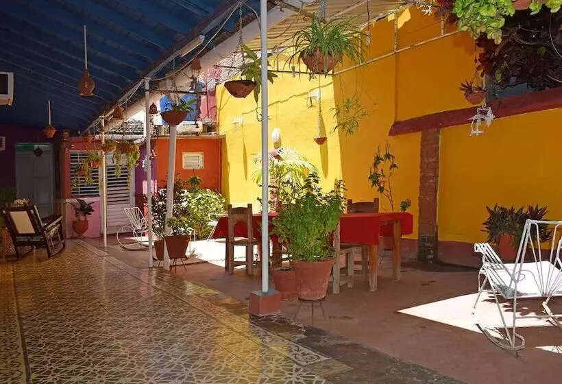 ベッドアンドブレックファースト Hostal Del Pino